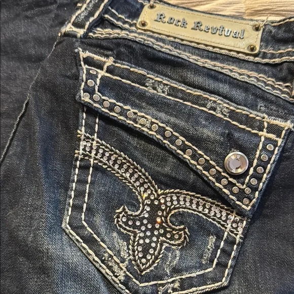 Rock Revival Blue Jeans w. Vintage Wash and Contrast Stitching, from the Buckle - Picture 4 of 9